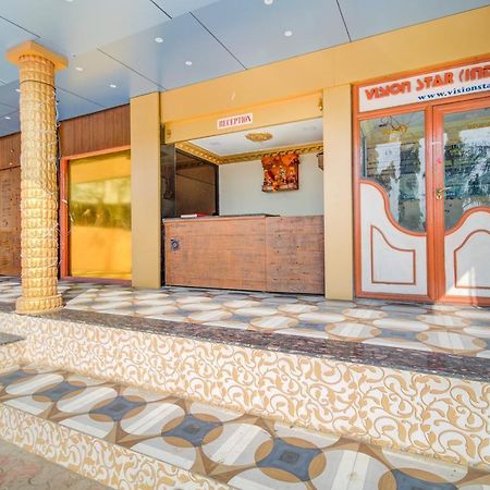 Oyo 67979 Hotel Hollywood Park Sasupāda Buitenkant foto