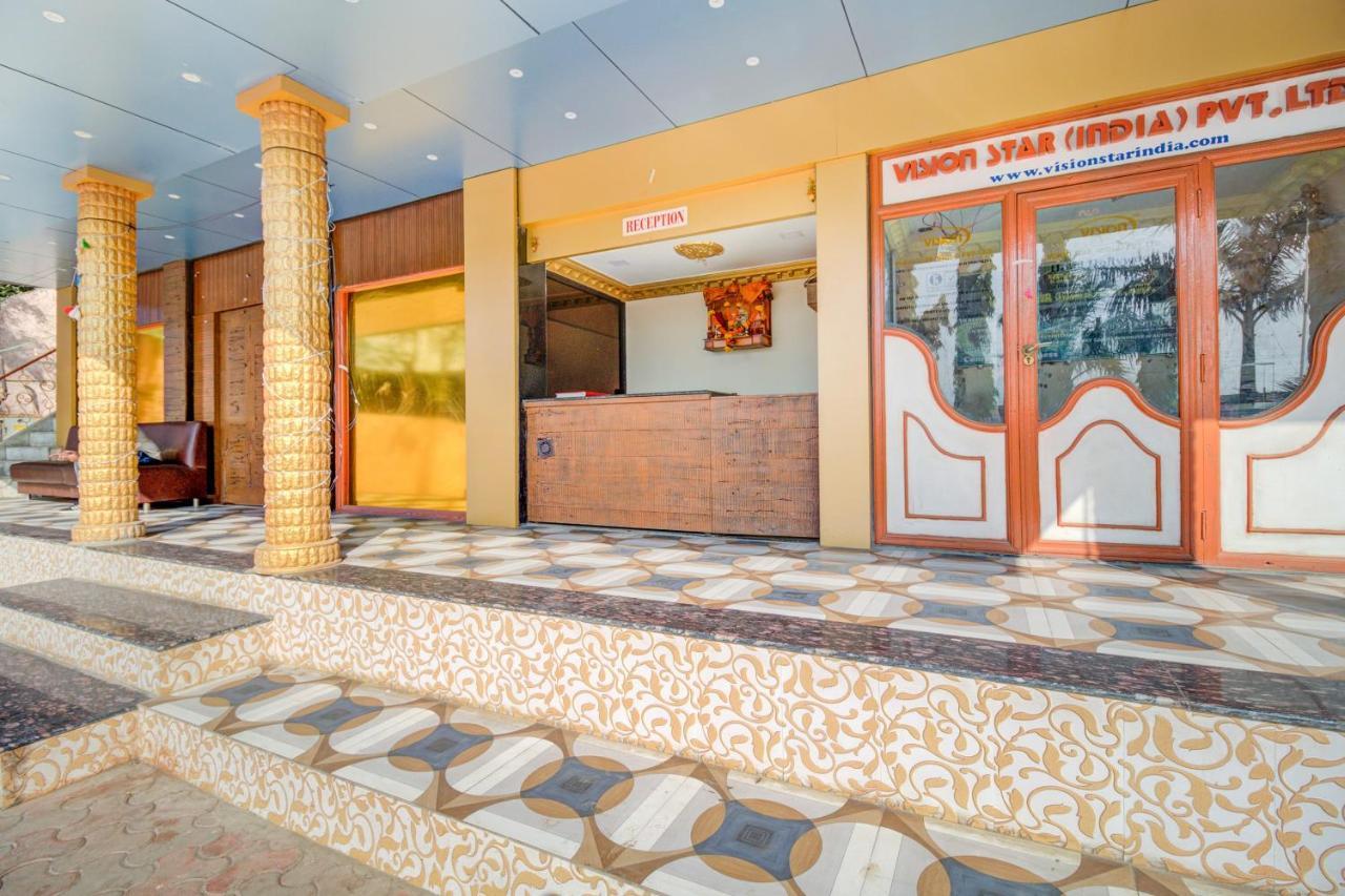 Oyo 67979 Hotel Hollywood Park Sasupāda Buitenkant foto