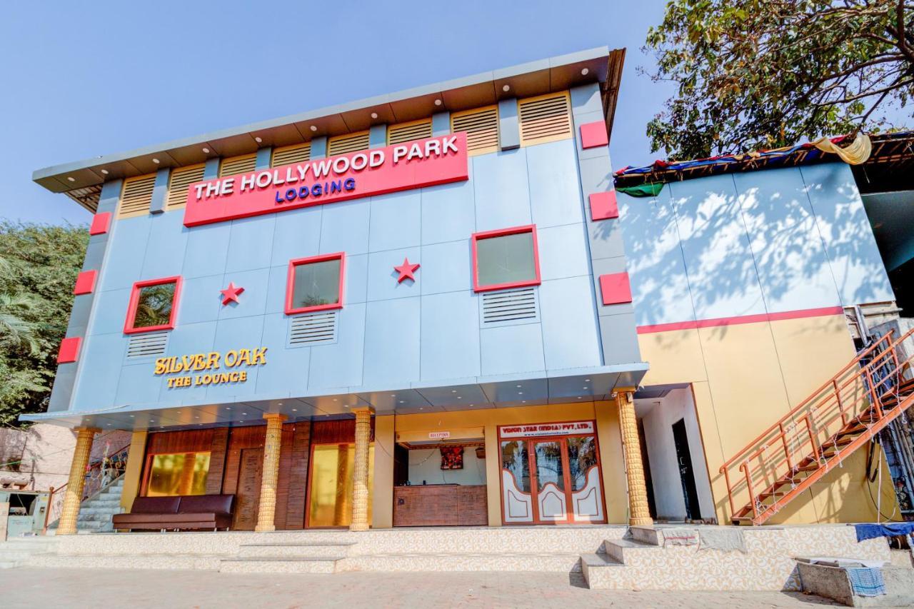 Oyo 67979 Hotel Hollywood Park Sasupāda Buitenkant foto