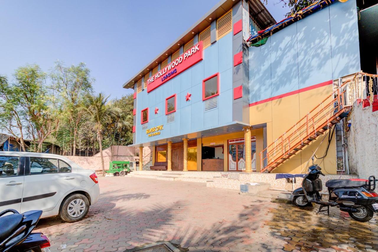 Oyo 67979 Hotel Hollywood Park Sasupāda Buitenkant foto