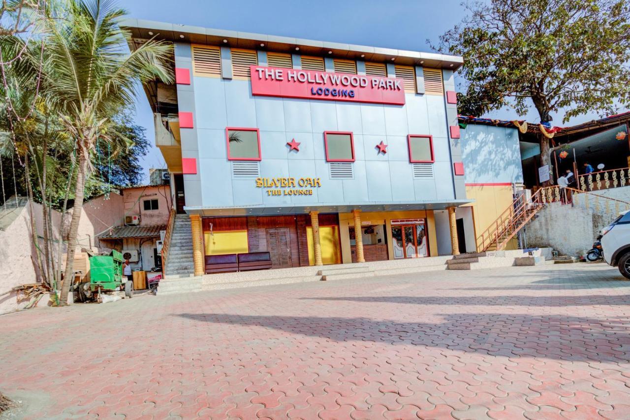 Oyo 67979 Hotel Hollywood Park Sasupāda Buitenkant foto