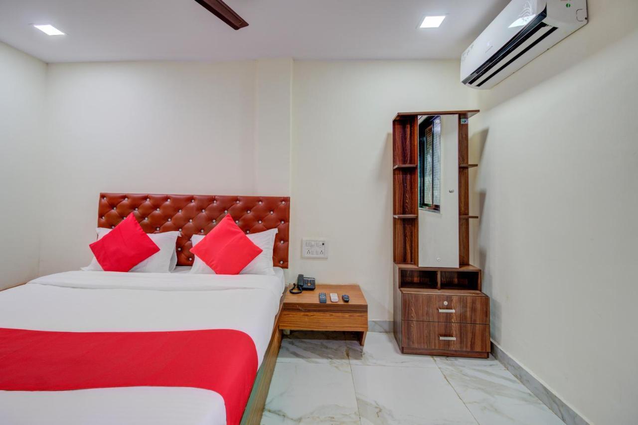 Oyo 67979 Hotel Hollywood Park Sasupāda Buitenkant foto