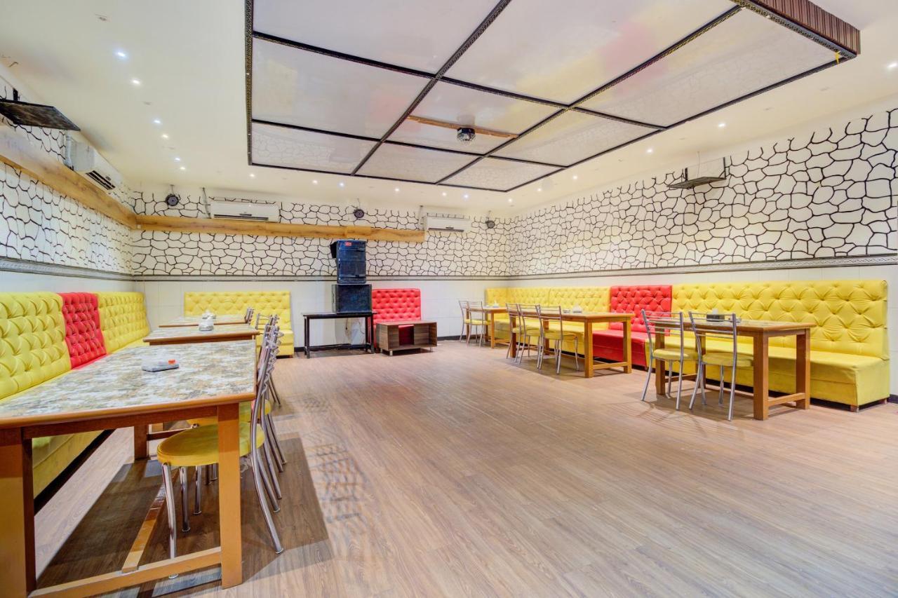 Oyo 67979 Hotel Hollywood Park Sasupāda Buitenkant foto